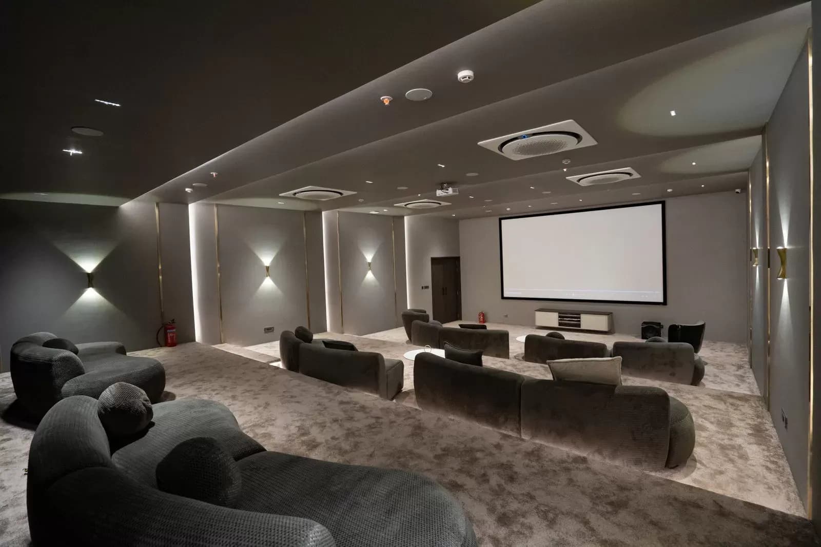 VISTA RESIDENCES — image 1